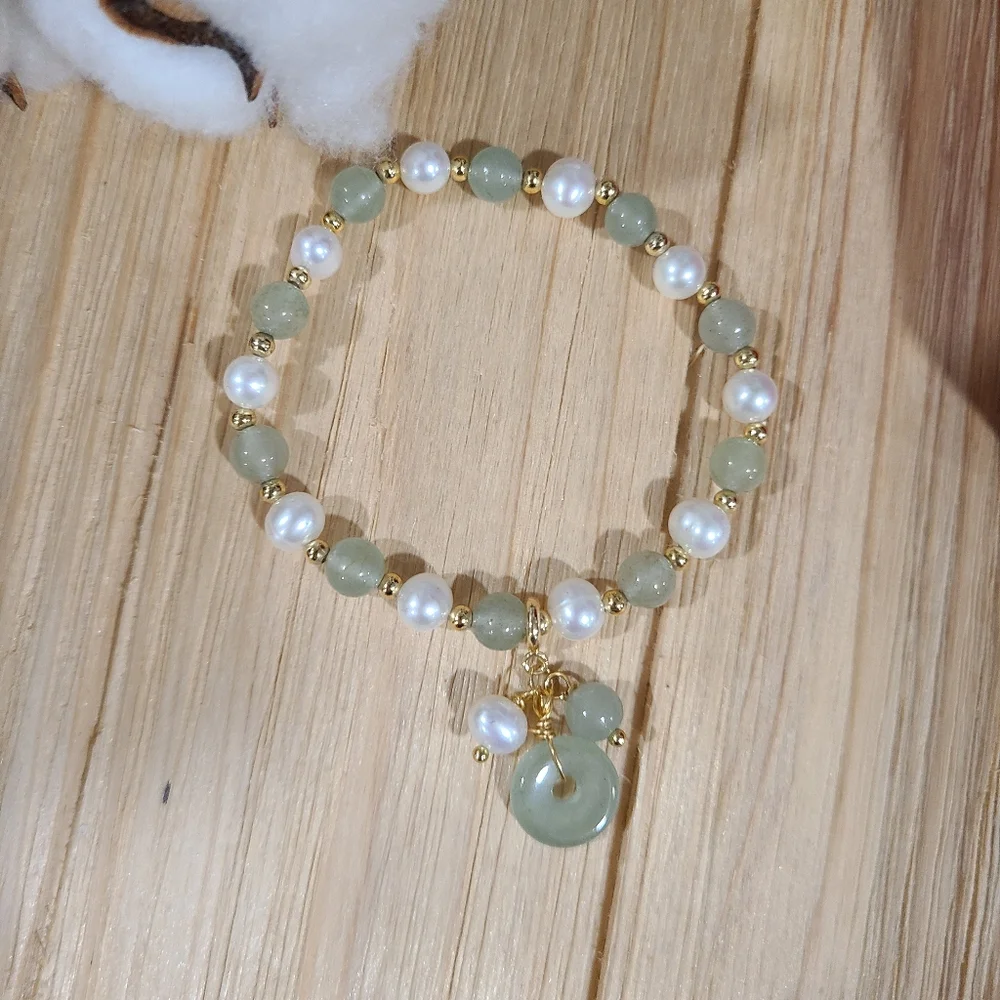 💚💚HOST PICK💚💚 STUNNING!! Jade and Freshwater Pearl Bracelet with GOLD Beadin - Picture 16 of 16